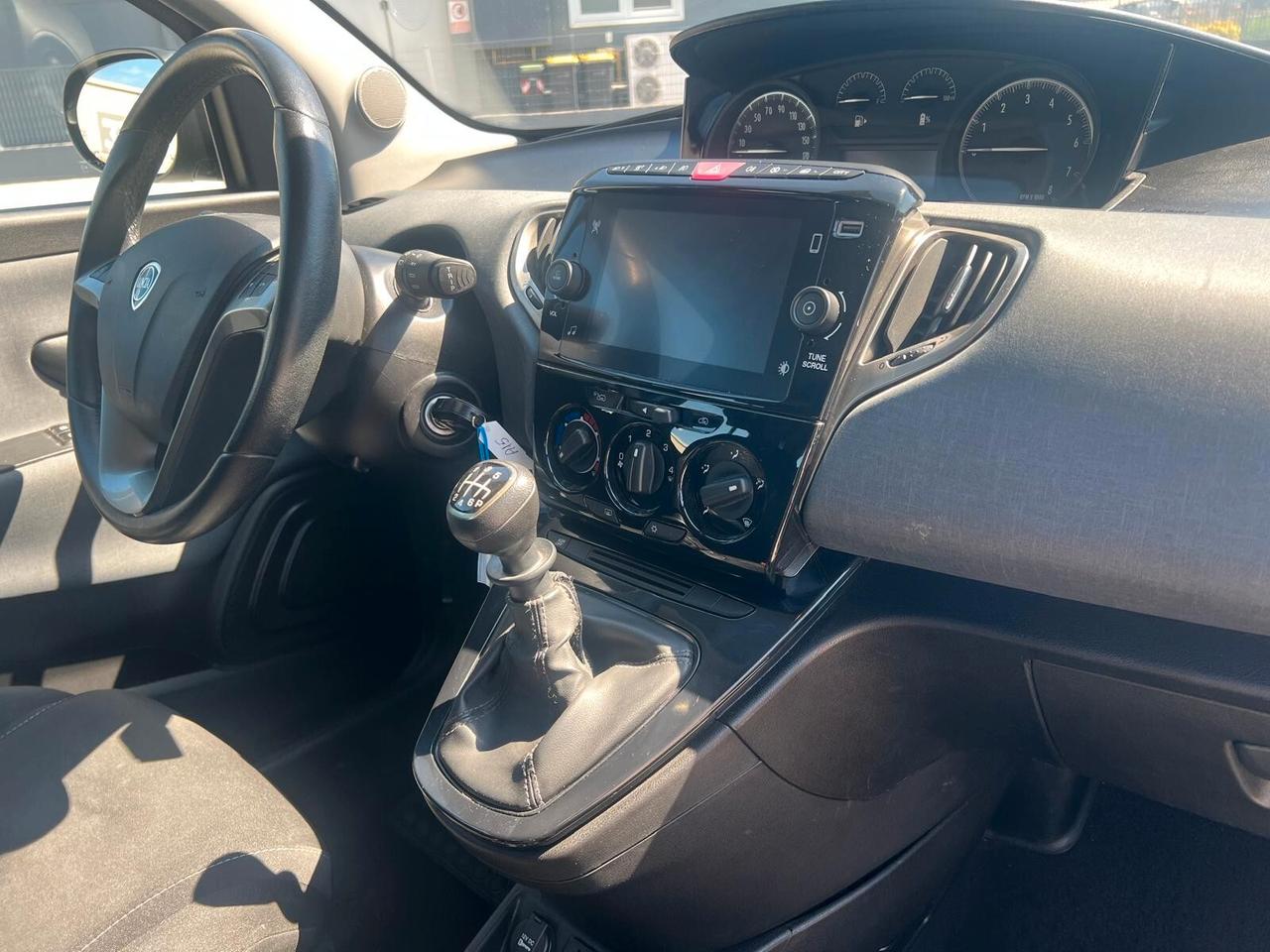 Lancia Ypsilon 1.0 FireFly 5 porte S&S Hybrid 2023
