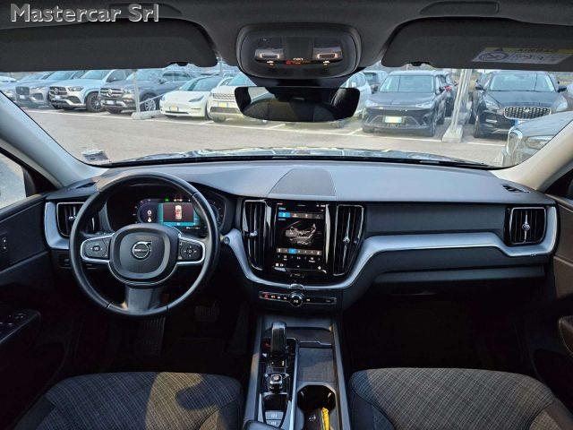 VOLVO XC60 XC60 II 2022 2.0 b4 Momentum Pro auto - GG102RJ