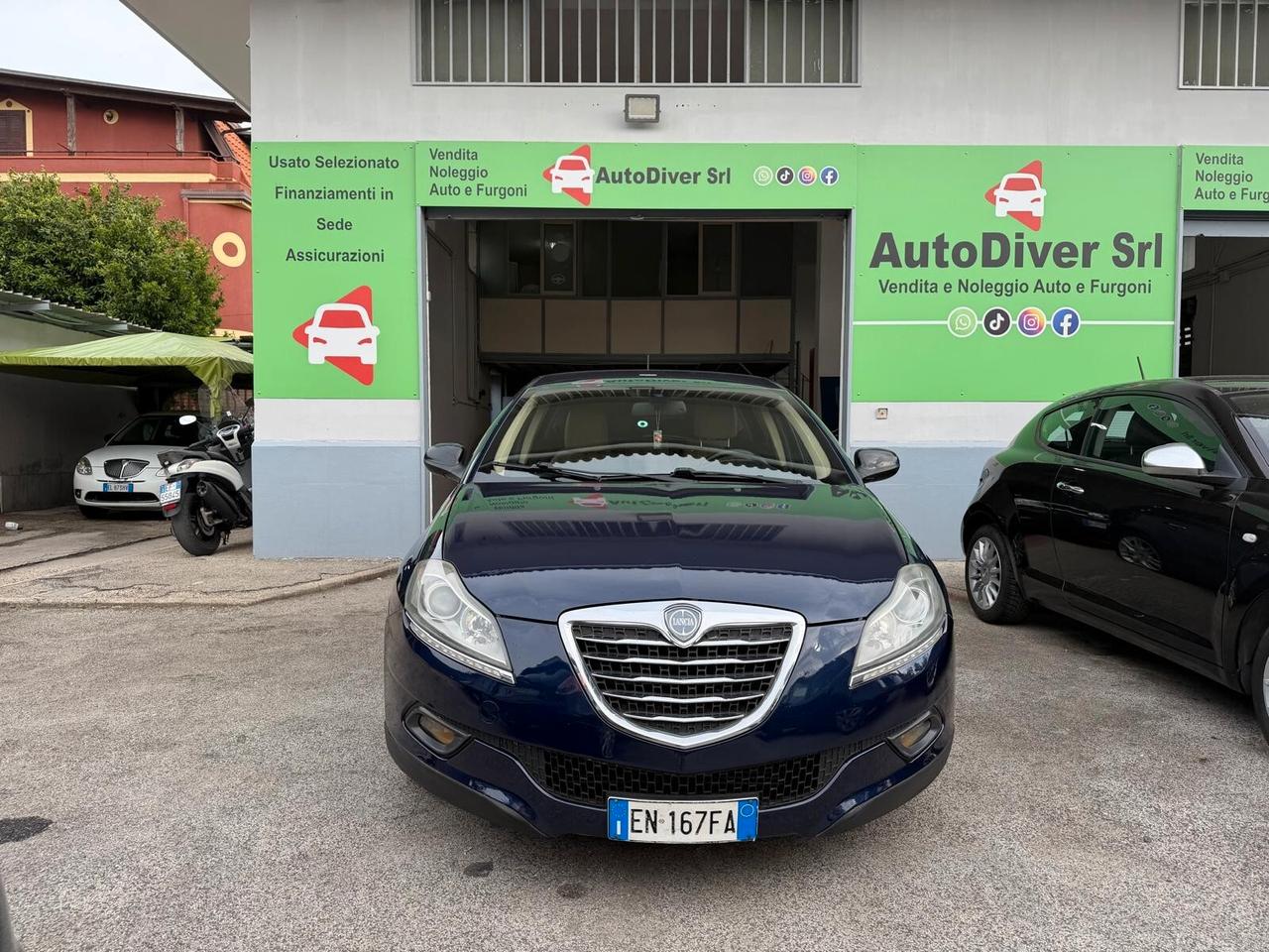 Lancia Delta 1.6 MJT DPF 105 CV Silver