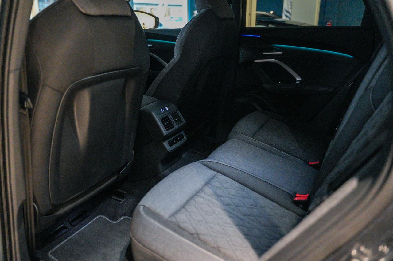 Audi Q5 TDi 150 kW mHEV+ S tronic quattro Launch edition line