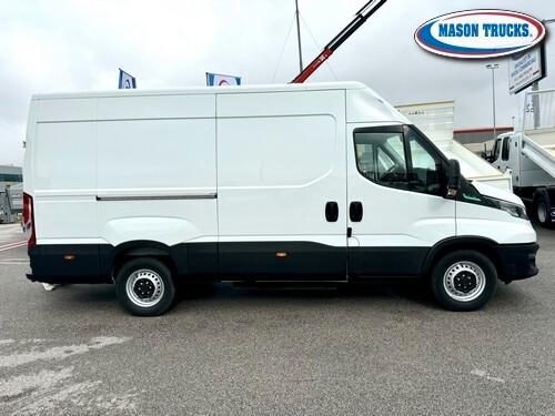 IVECO DAILY 35s140 3.0 Natural Power CNG, 2022, km 8.000