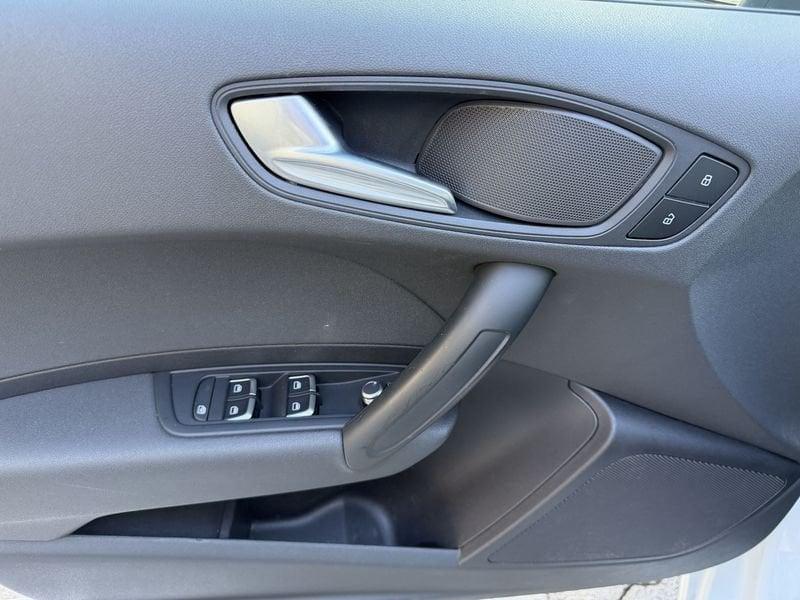 Audi A1 A1 1.0 tfsi ultra 95cv s-tronic DA VETRINA !! IDONEA NEOPATENTATI