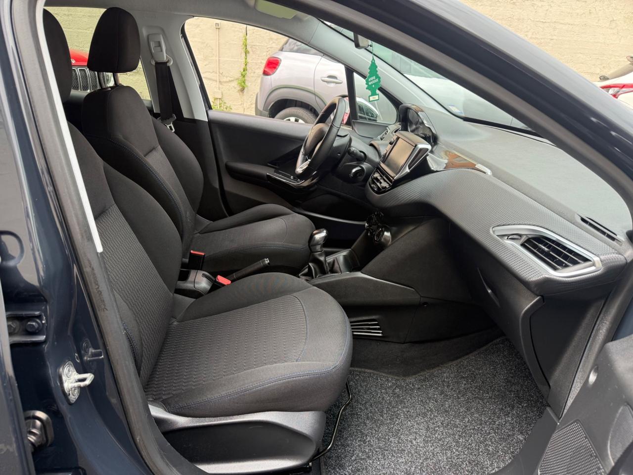 Peugeot 208 1.2benzina 5 porte Style - 2018