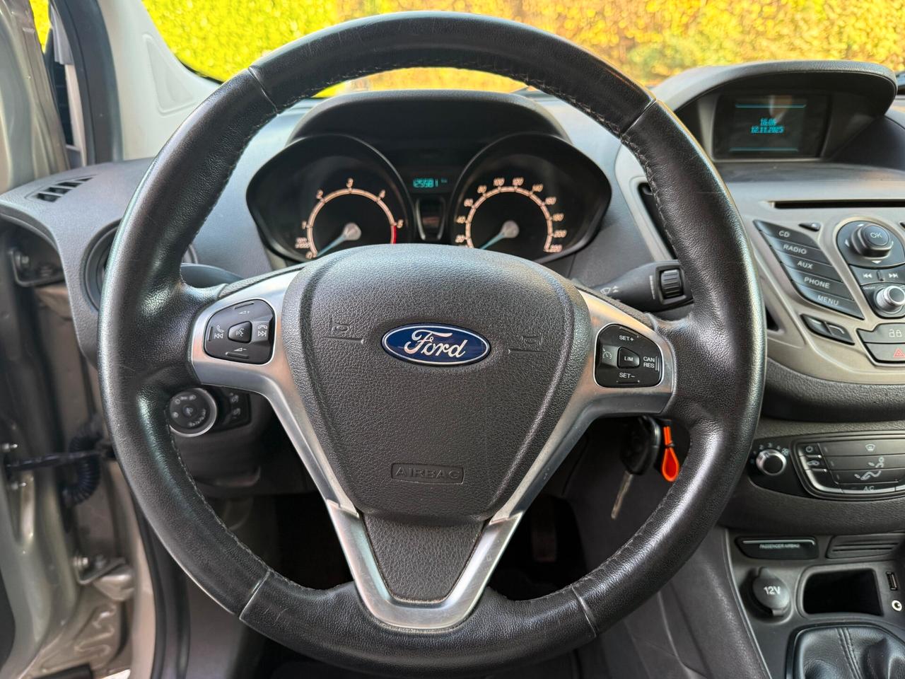 Ford Tourneo Courier 1.5 TDCI 75 CV Titanium