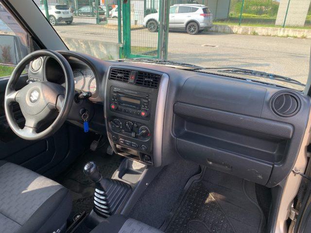 SUZUKI Jimny 1.3i 16V cat 4WD JLX