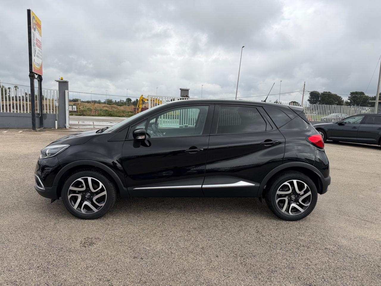 RENAULT CAPTUR 1.2 TCE EDC FULL INTENS MY17