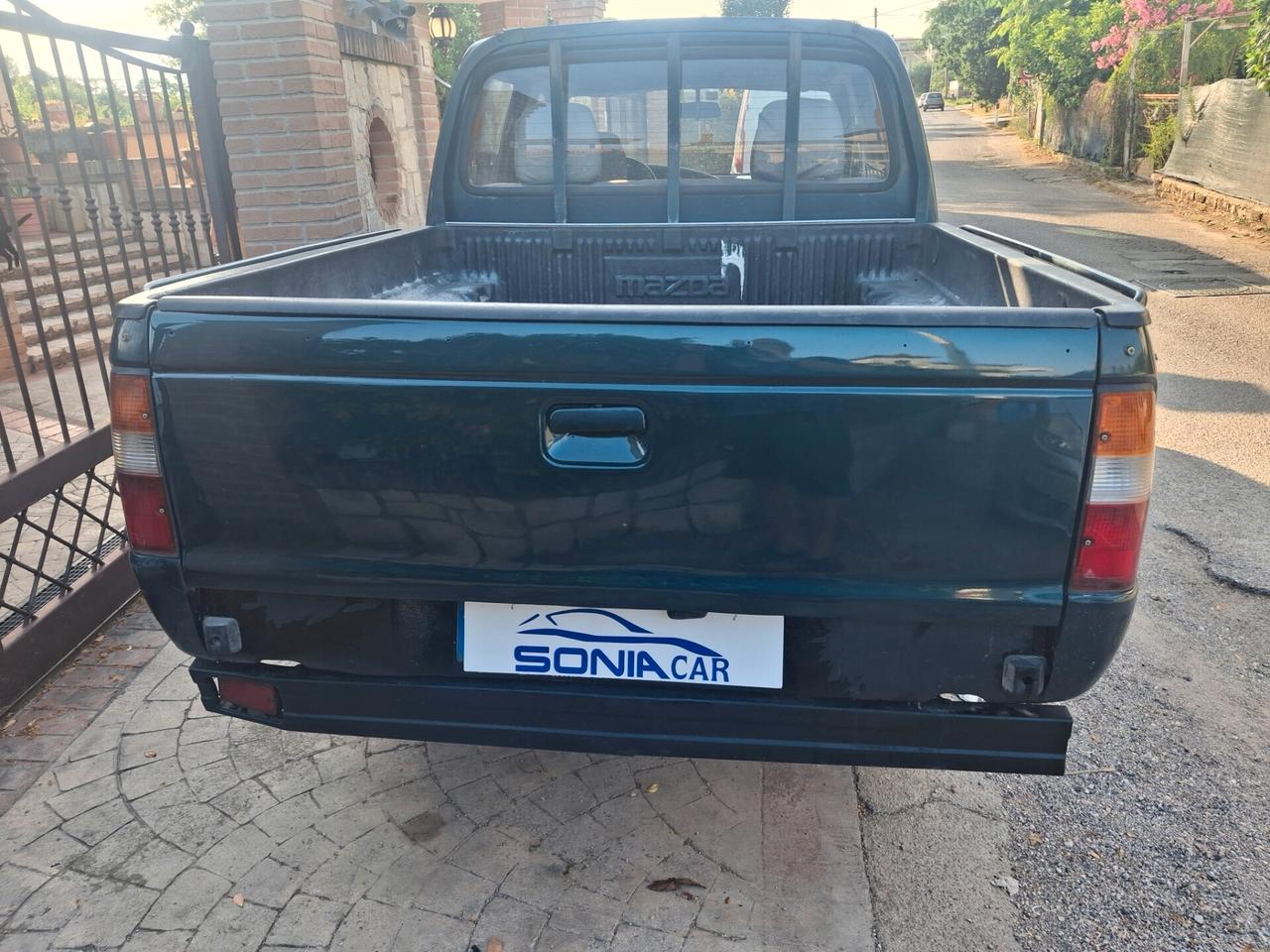 Mazda B 2500 2.5 TD/110CV Double-Cab SDX Pik up 4x4 5 posti