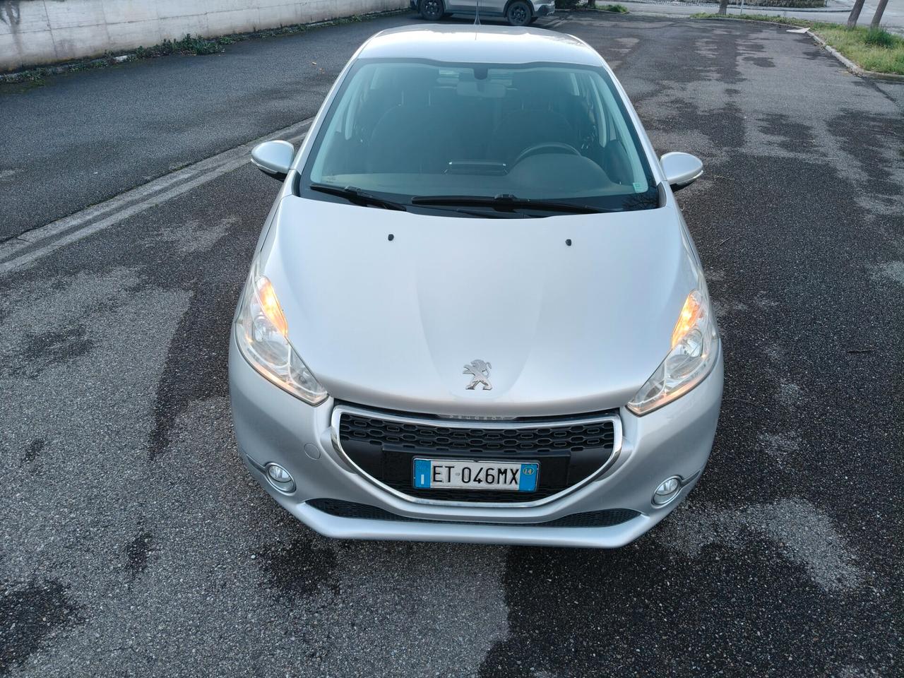 Peugeot 208 1.2 5 porte 2014 SOLO 137.000 KM