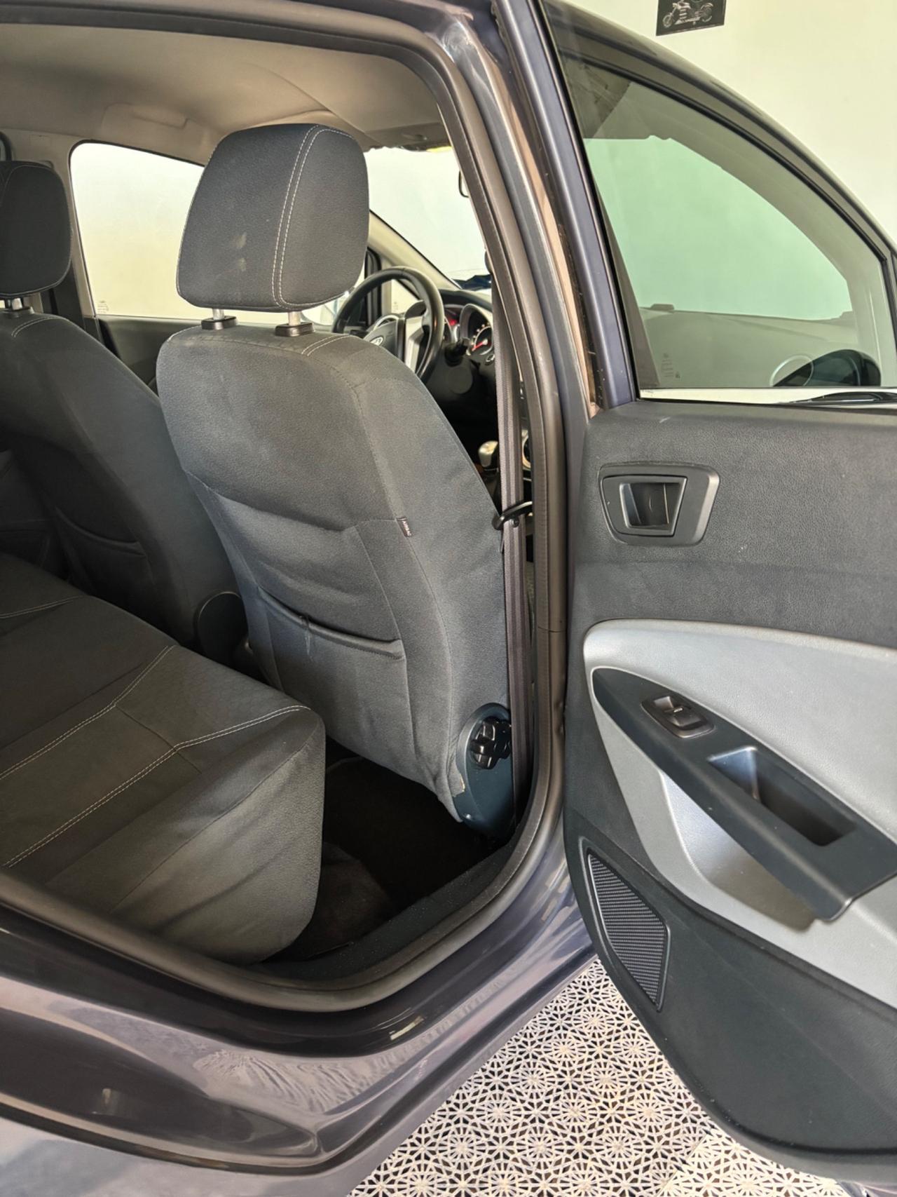 Ford Fiesta 1.4 TDCi 70CV 5 porte Titanium