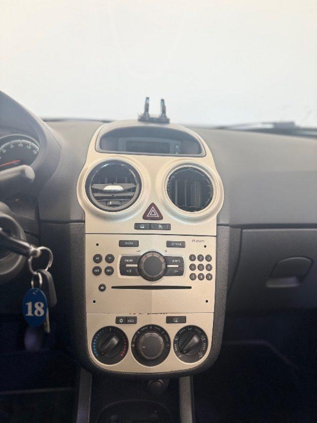 OPEL Corsa 1.2 5 porte Cosmo