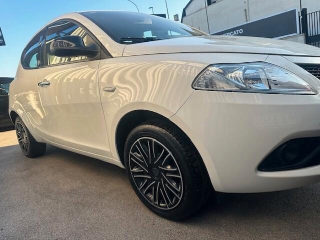 LANCIA YPSILON ECOCHIC GPL