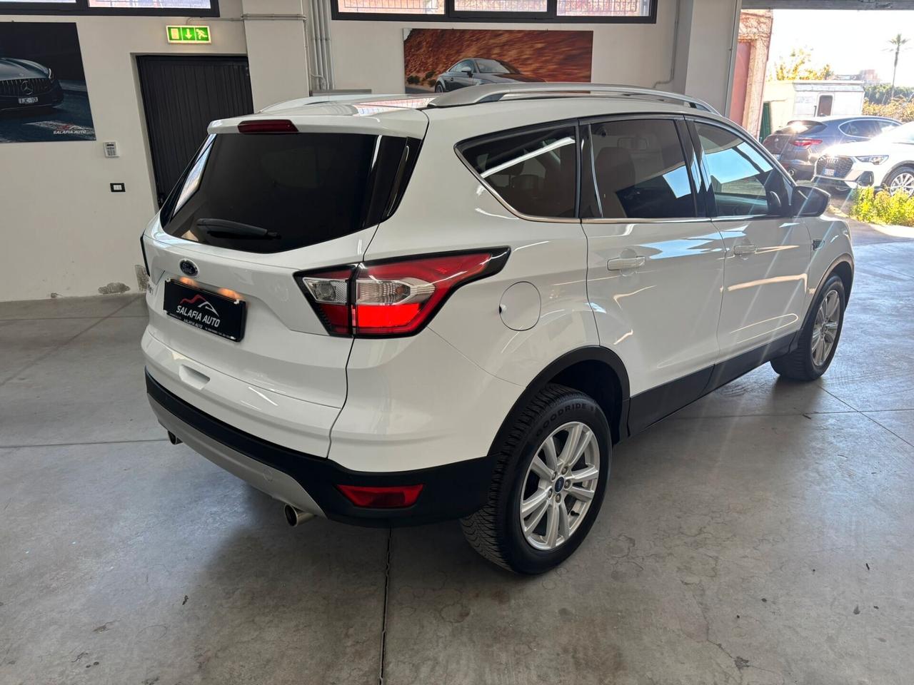 Ford Kuga 1.5 TDCI 120 CV S&S 2WD Powershift Business