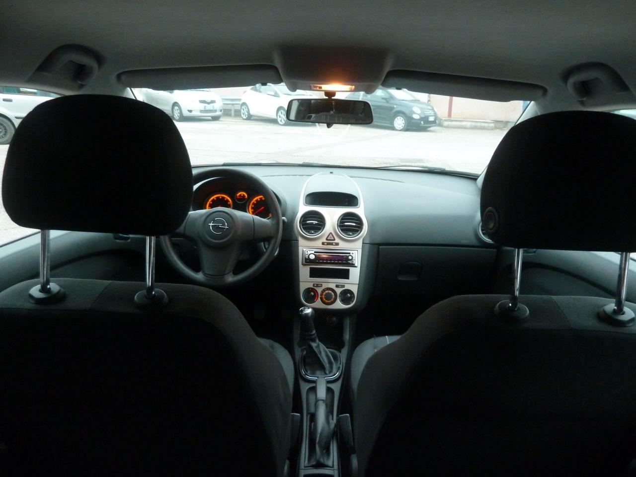 Opel Corsa 1.2 3 porte Club Ok Neopatentati