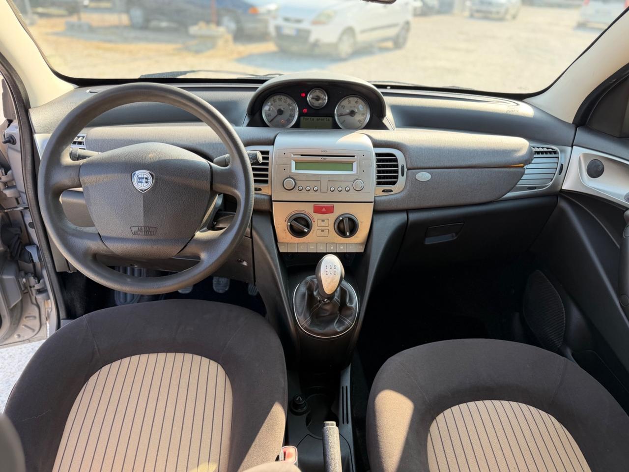 Lancia Ypsilon 1.3 MJT 90 CV Oro Giallo
