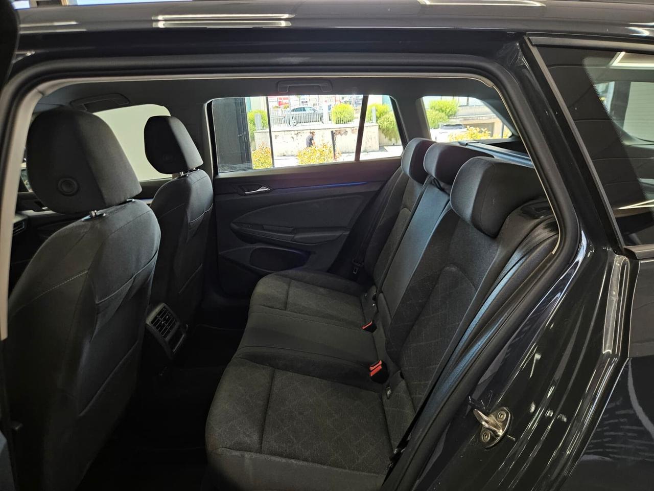 Volkswagen Golf Variant 2.0 TDI SCR Life - NEOPATENTATI