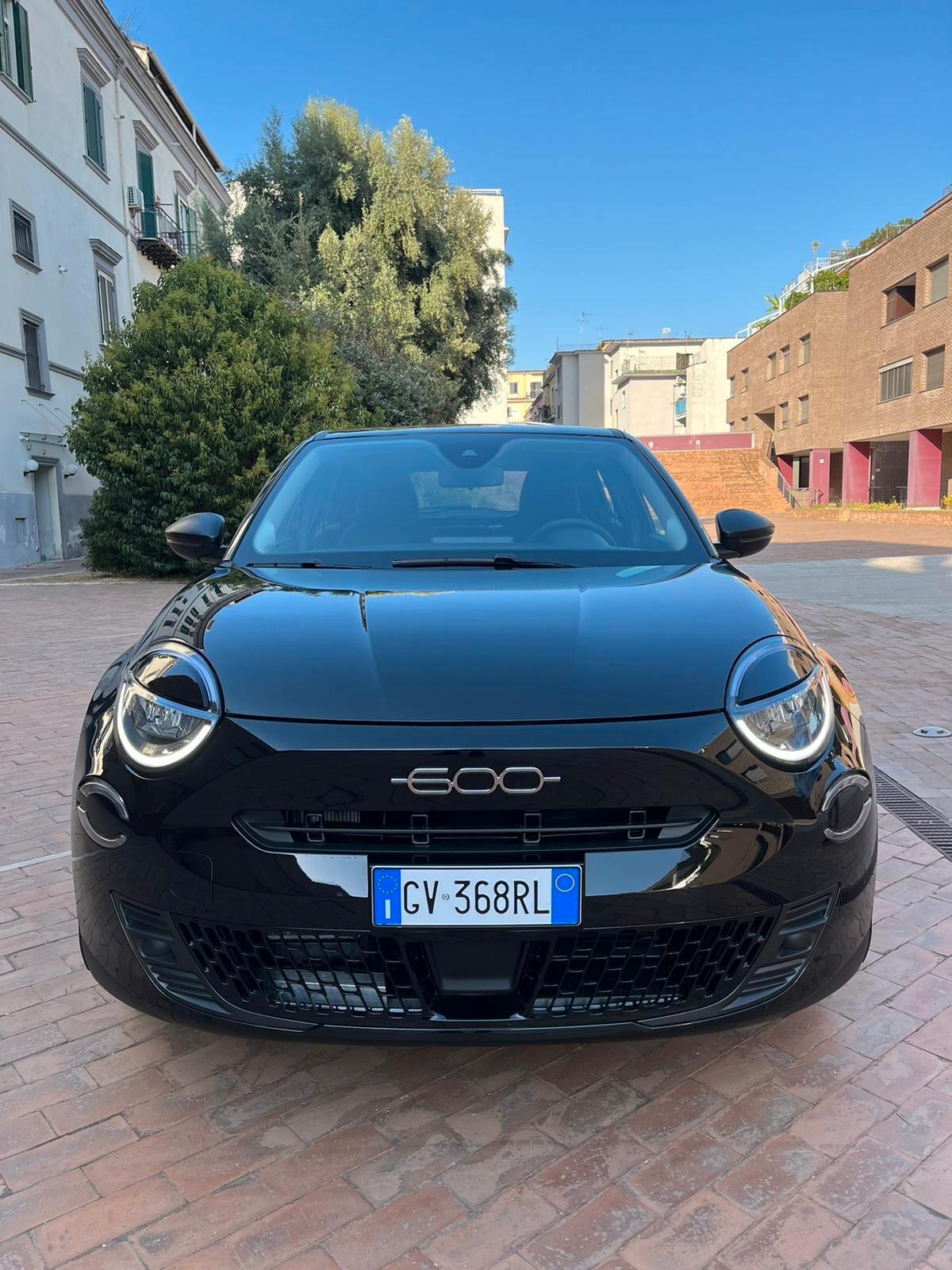 Fiat 600 Hybrid DCT MHEV La Prima TUA A NOLEGGIO GIORNALIERO - MENSILE - LUNGO TERMINE