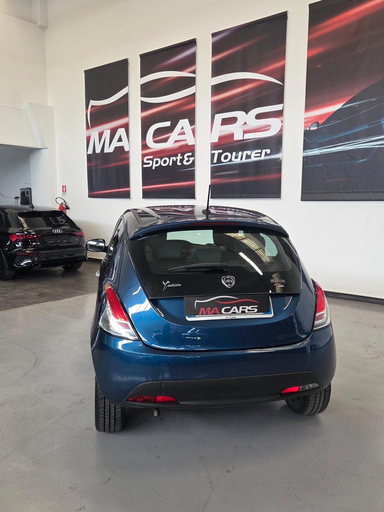 Lancia Ypsilon 1.0 FireFly 5 porte S&S Hybrid Ecochic Gold