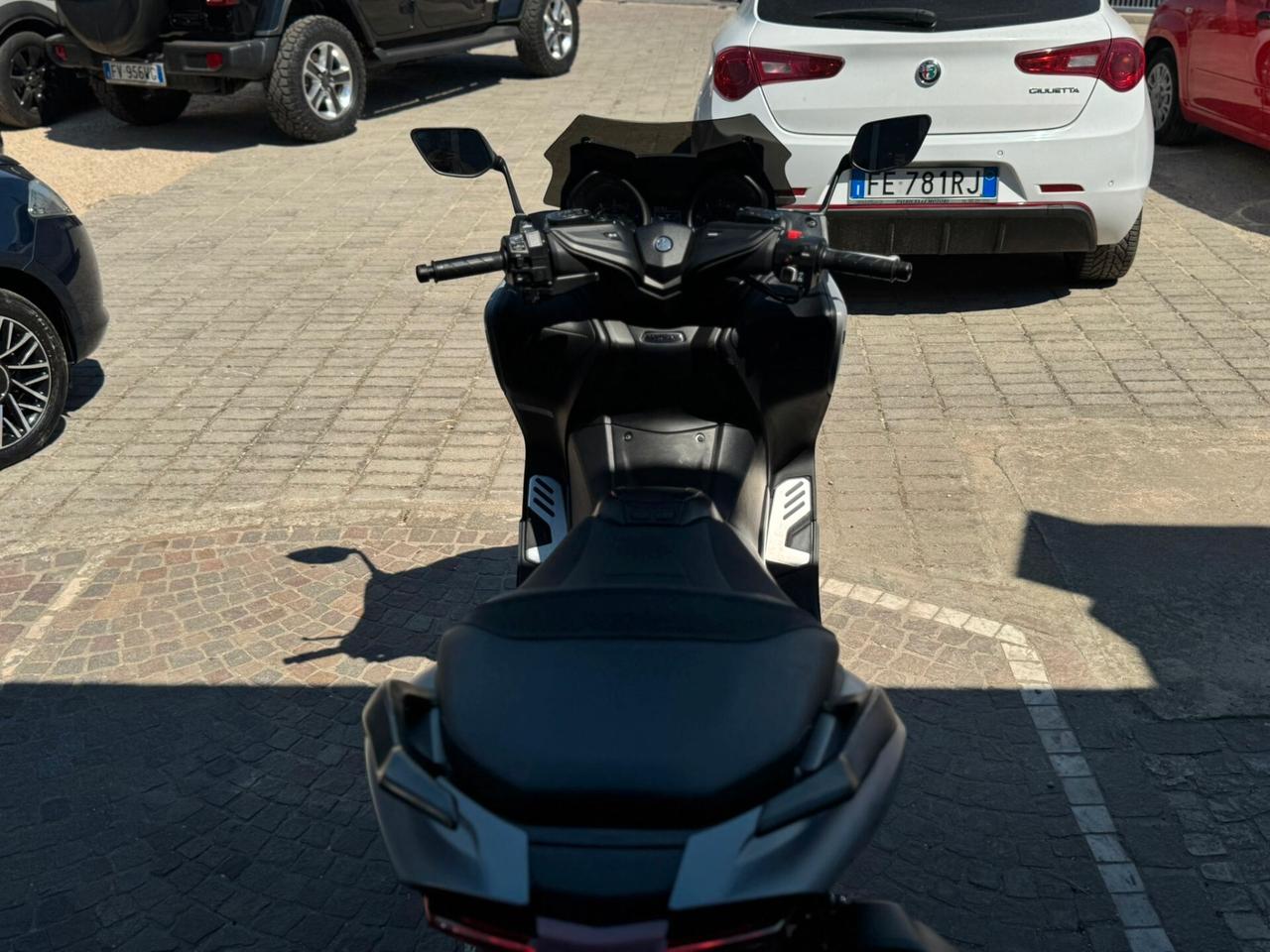 Yamaha T-Max 560