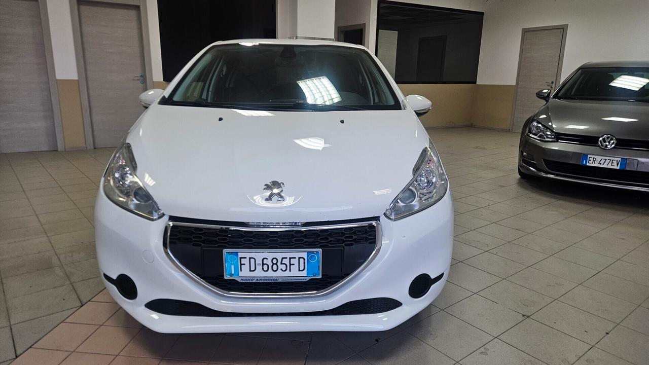 Peugeot 208 1.4 HDi 68 CV 5 porte Allure