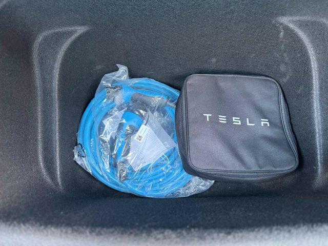 TESLA Model Y PERFORMANCE DUAL MOTOR AWD *UNIPROP*