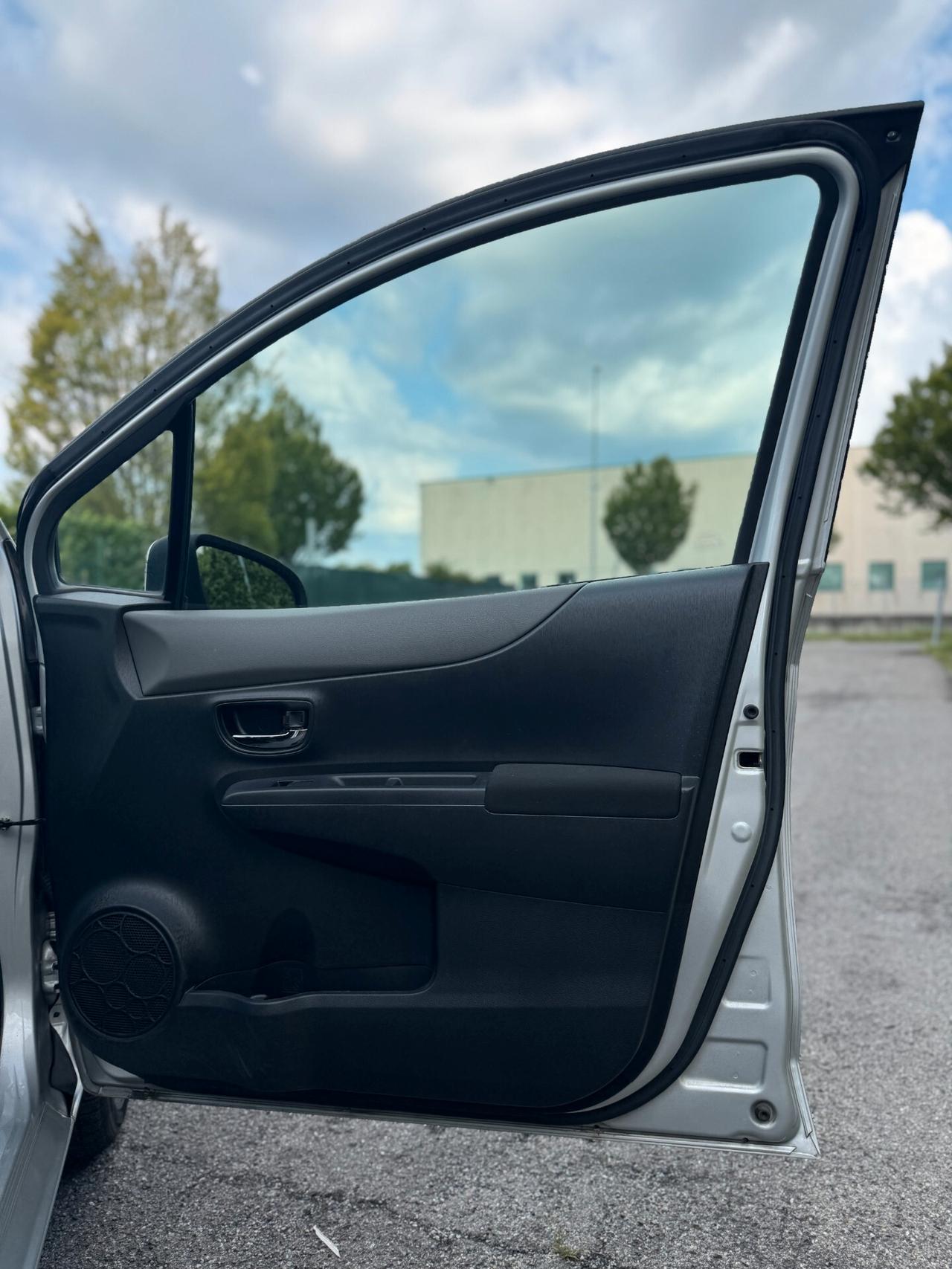 Toyota Yaris 1.0 51kW Benz 5p *SOLO 40.000 KM CERTIFICATI*