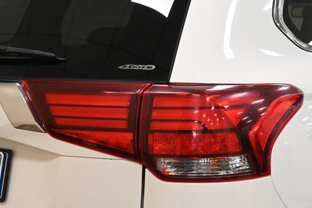 MITSUBISHI Outlander 3ª serie Outlander 2.2 DI...