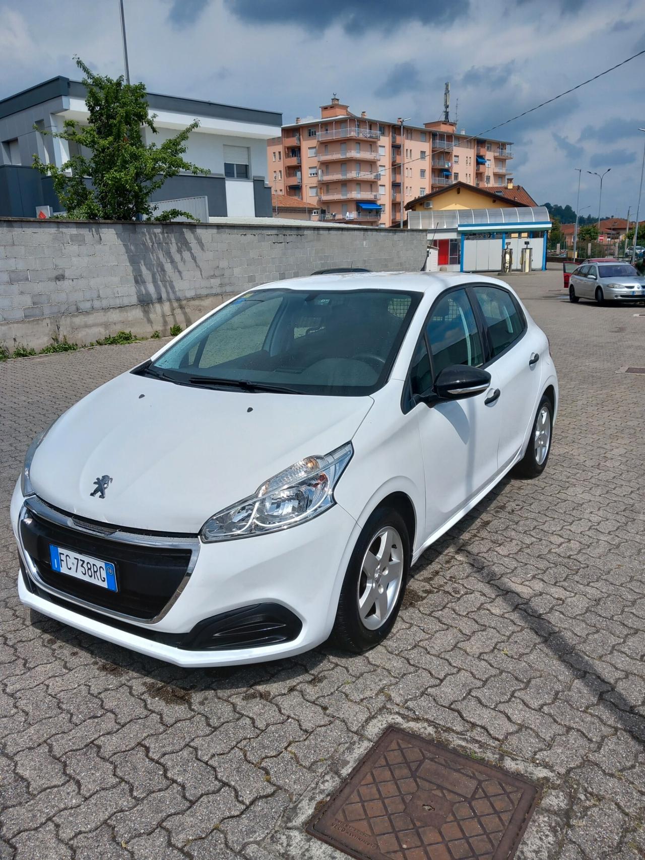 PEUGEOT 208 AUTOCARRO
