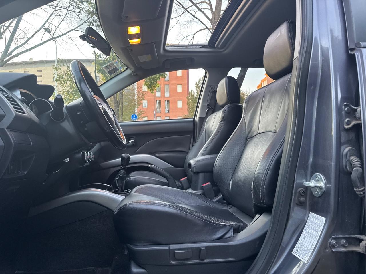 Mitsubishi Outlander 2.0 DI-D Instyle 7 p.ti DPF 2007 4x4