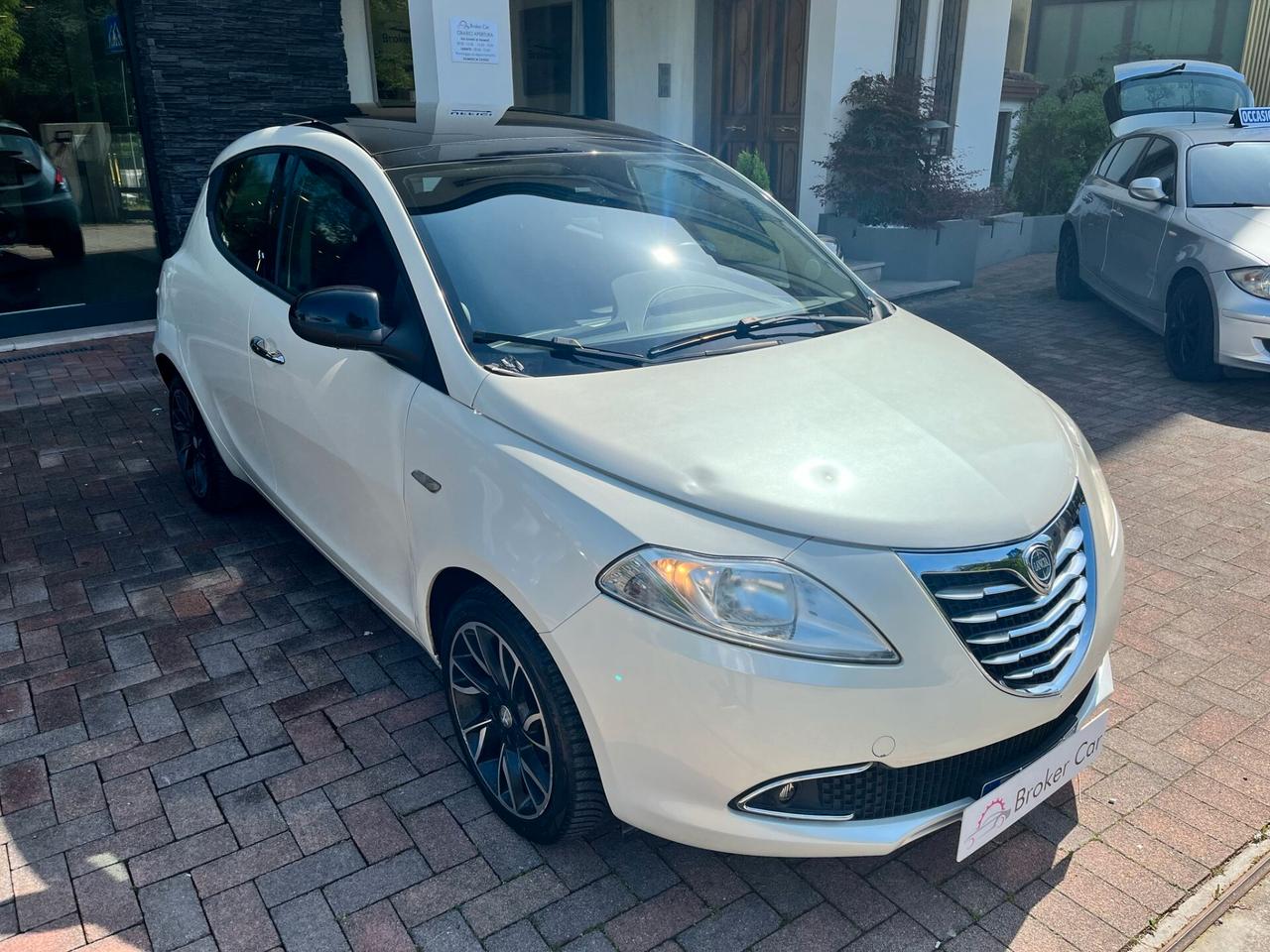 Lancia Ypsilon 1.2 69 CV 5 porte S&S Platinum