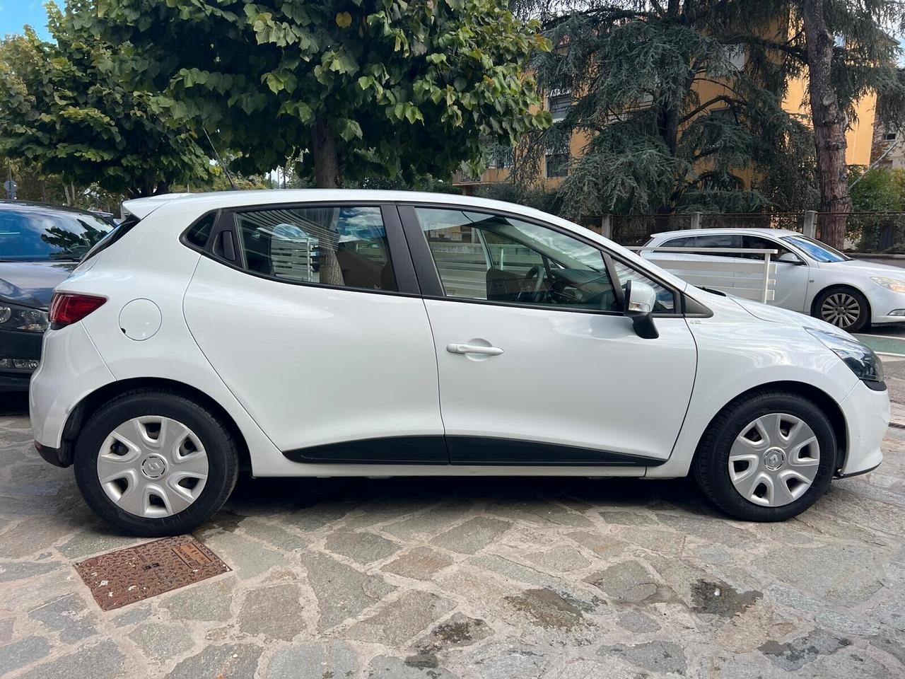 RENAULT CLIO 1.2 5P 73CV LIVE NEOPATENTATI