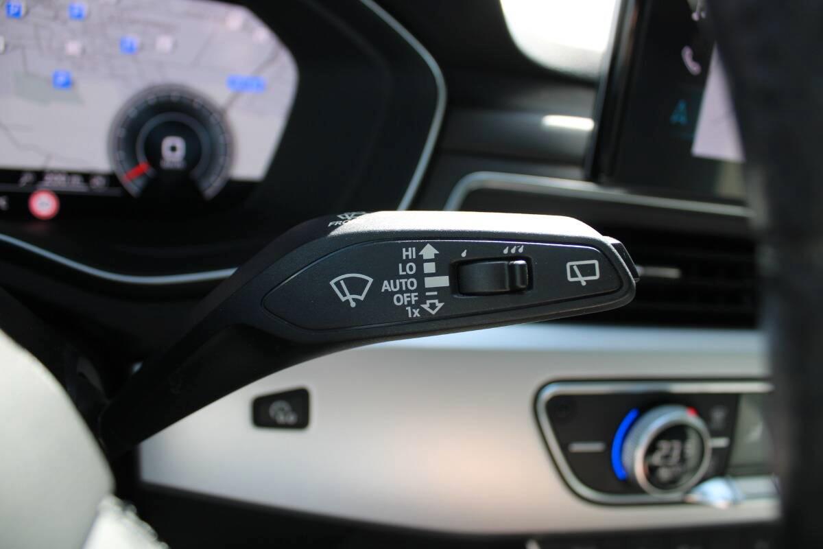 Audi A4 Avant 30 2.0 tdi mhev Business Advanced 136cv s-tronic