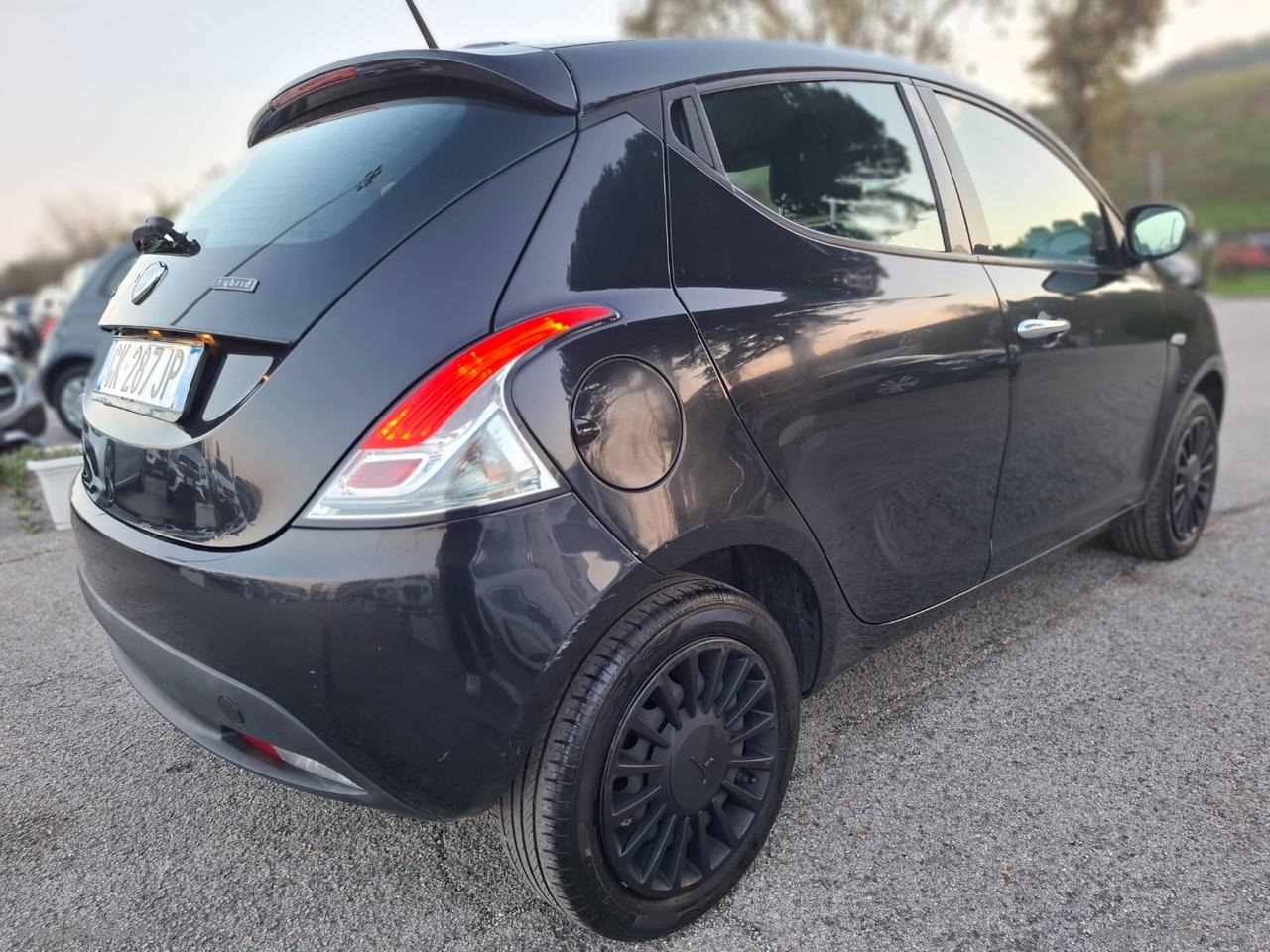 LANCIA Ypsilon 1.0 FireFly 5p.S&S Hybrid Silver