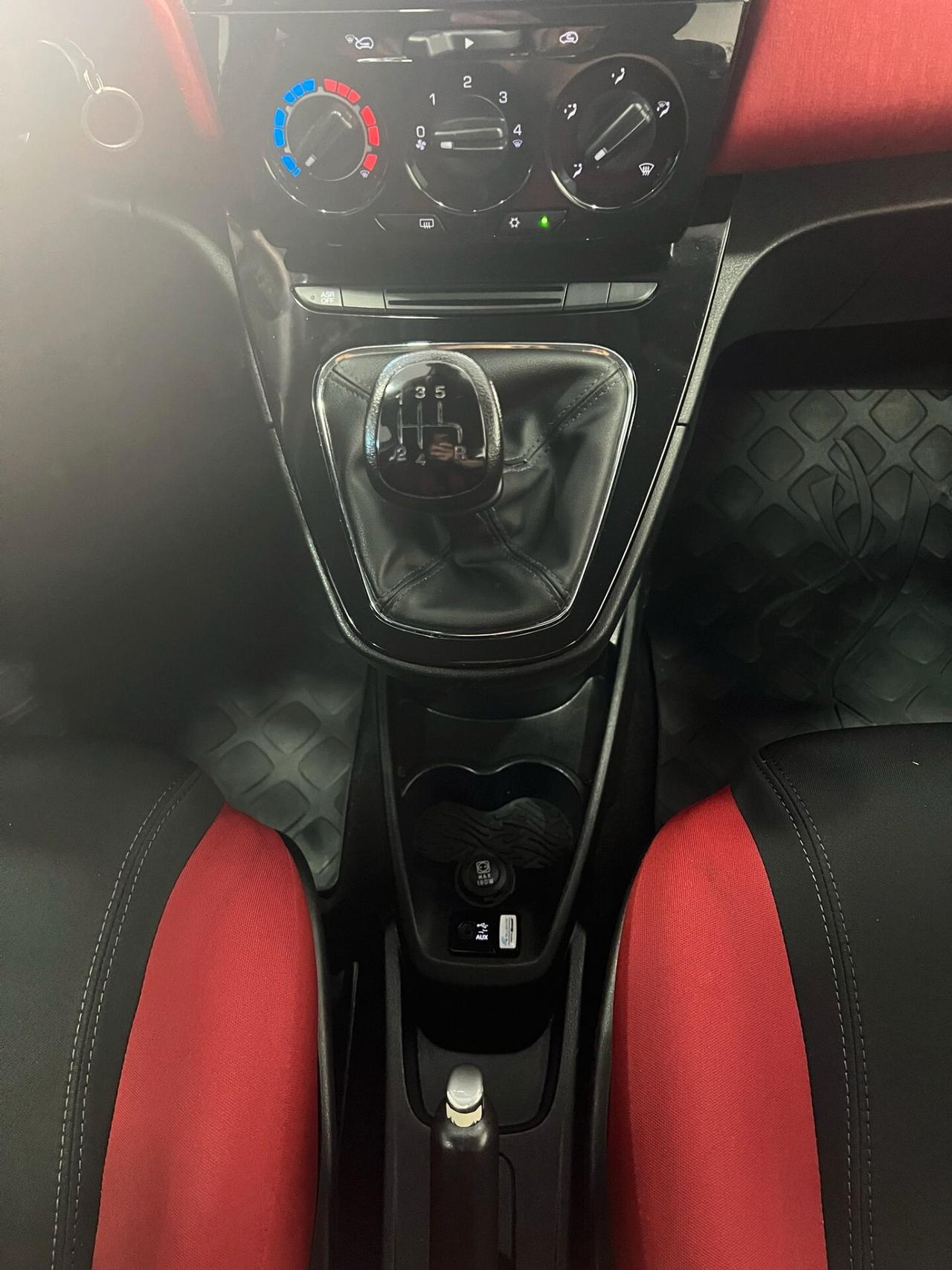 Lancia Ypsilon 1.2 69 CV 5 porte S&S Black&Red
