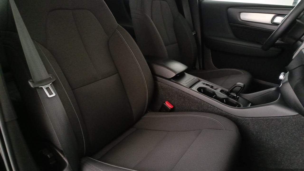 VOLVO XC40 1.5 t2 Momentum auto my21