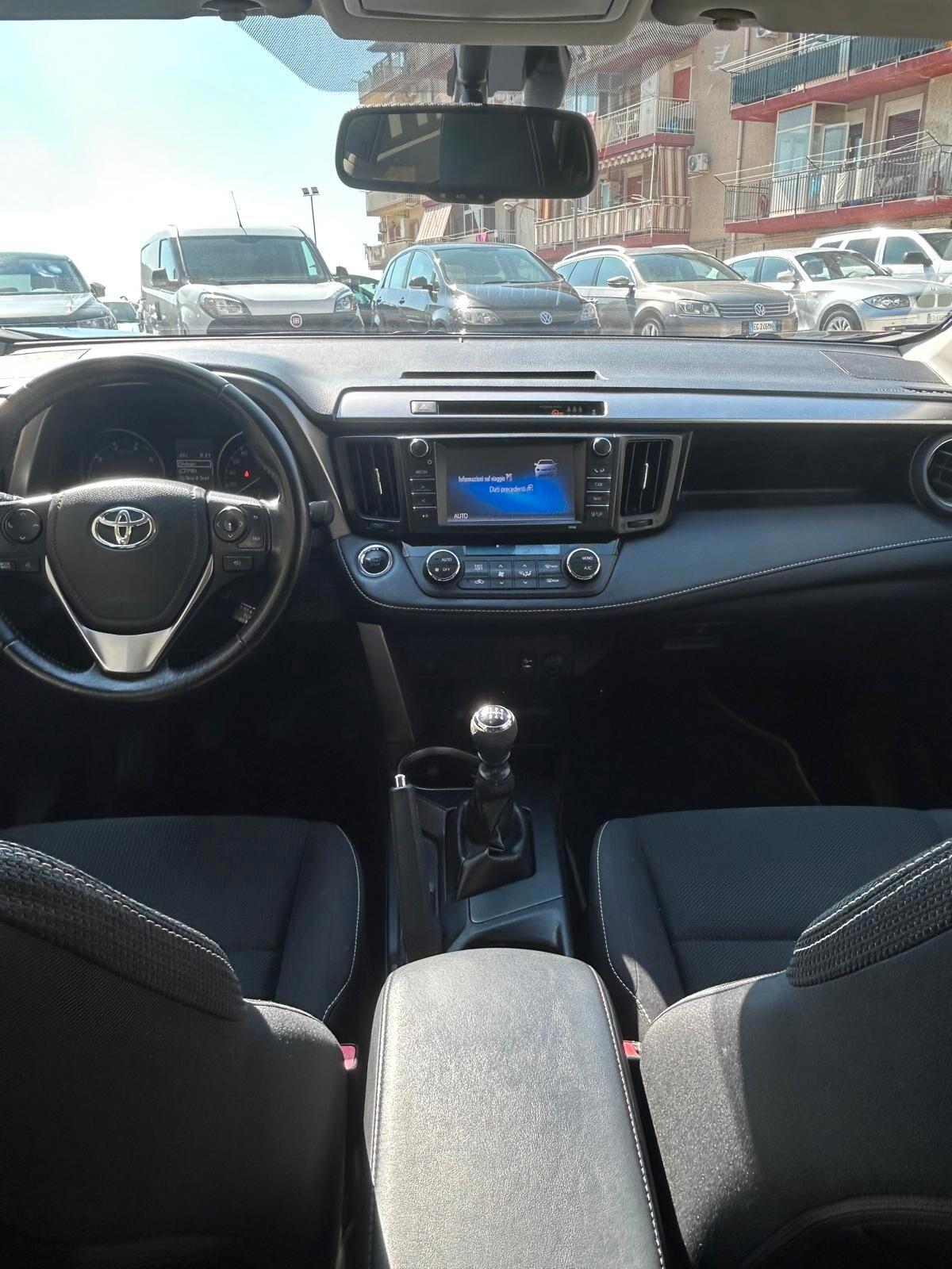 RAV4 2.0 D-4D 2WD Lounge