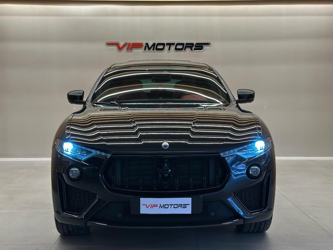 Maserati Levante V8 580 CV AWD Trofeo PARI AL NUOVO PERMUTE GARANZIA