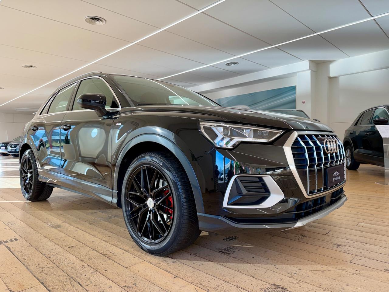Audi Q3 35 TFSI S-LINE EDITION TOTAL BLACK GANCIOTRAINO