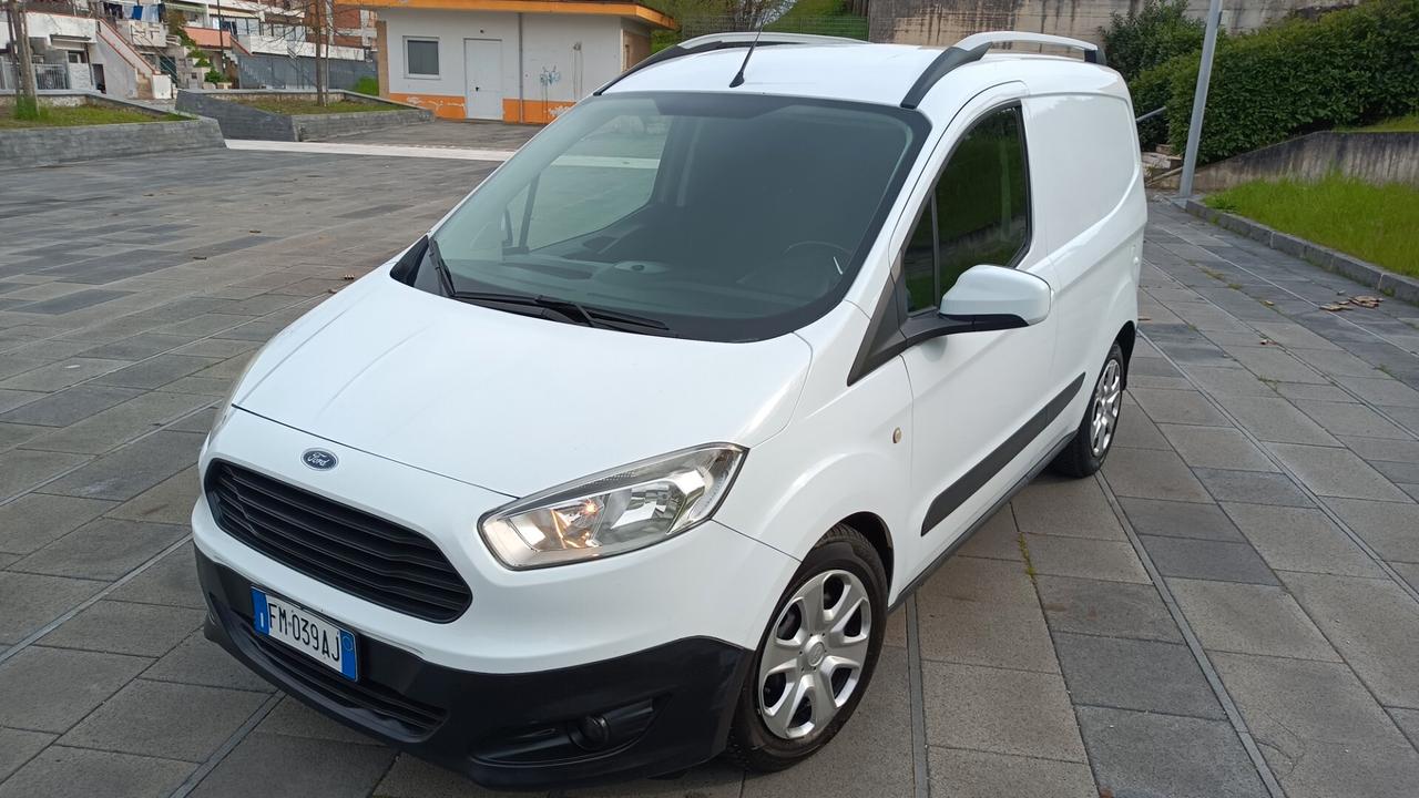 Ford Tourneo Courier 1.5 diesel pari al nuovo