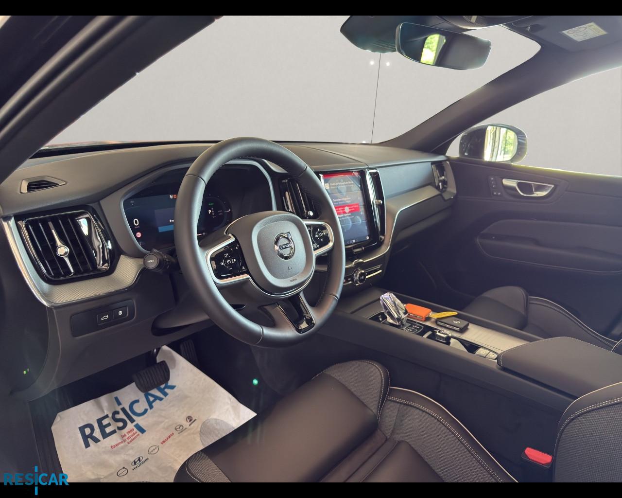 VOLVO XC60 BLACK EDITION T6 AWD PLUG IN HYBRID ELETTRICA BENZINA PLUS