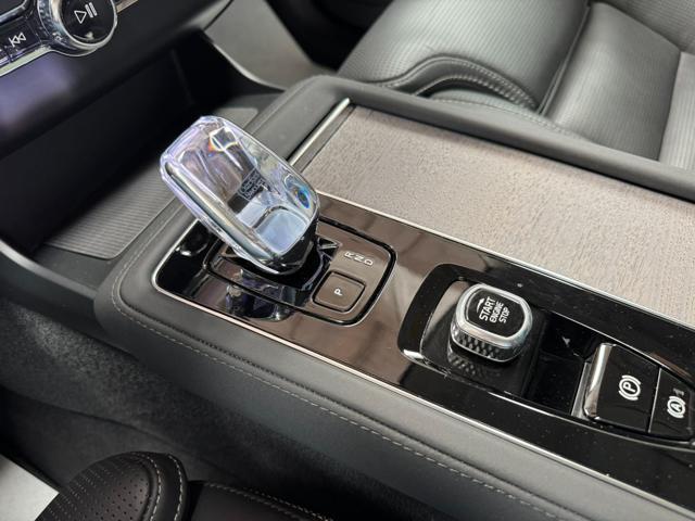 VOLVO XC90 T8 Plug-in hybrid AWD automatico 7 posti Ultra Dar