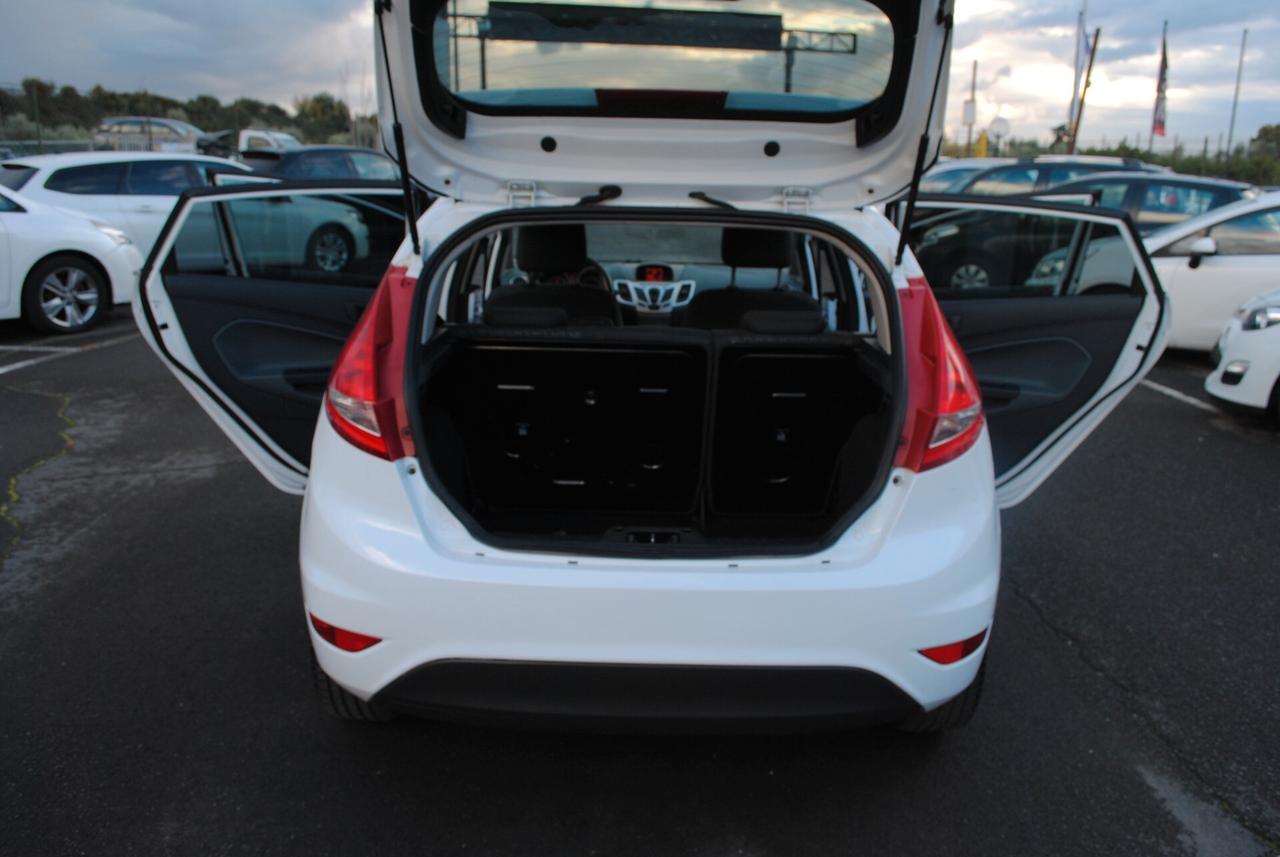 FORD FIESTA 1.2 82 CV OK NEOPATENTATI
