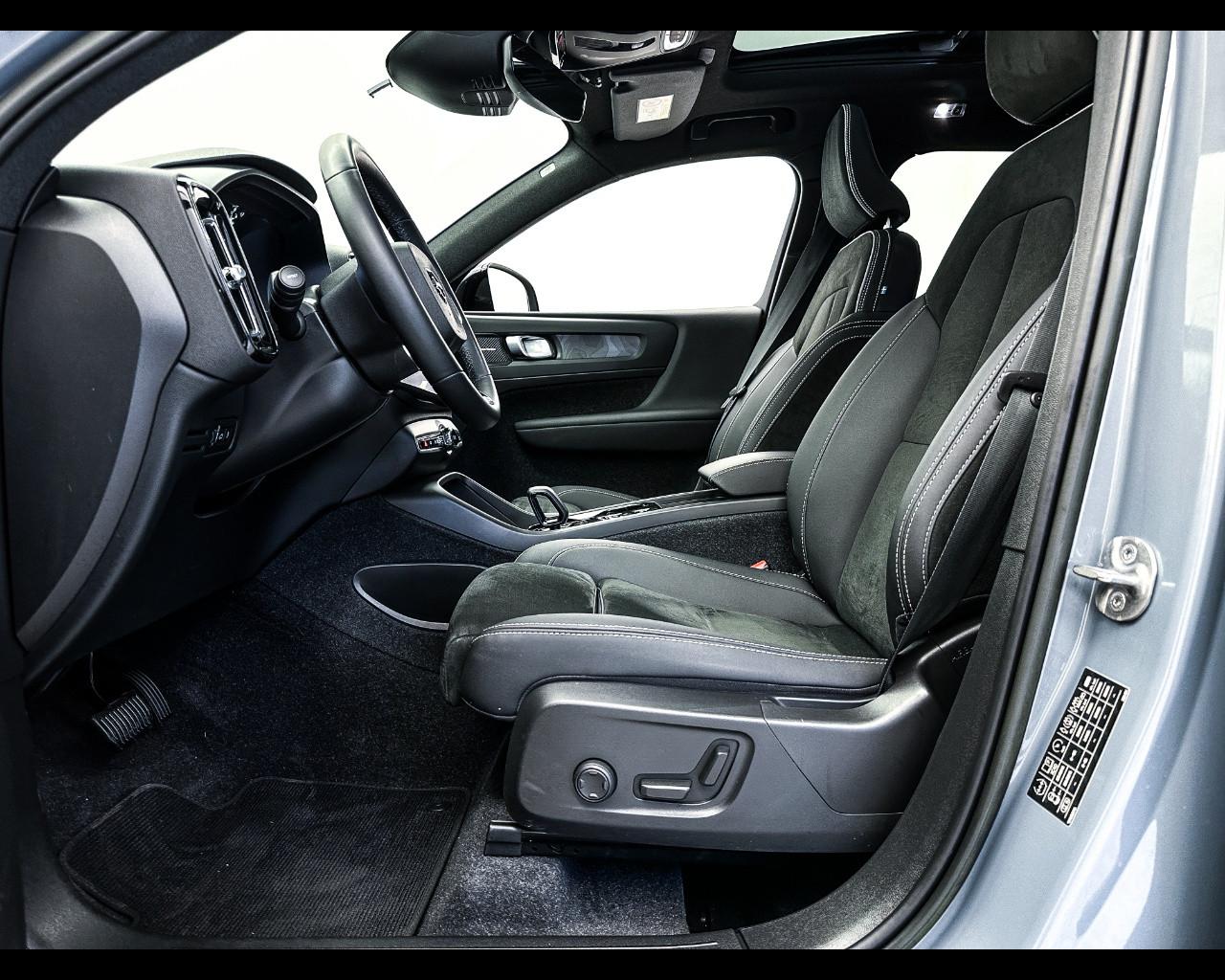 VOLVO XC40 T4 Recharge Plug-in Hybrid automatico Ultimate Dark