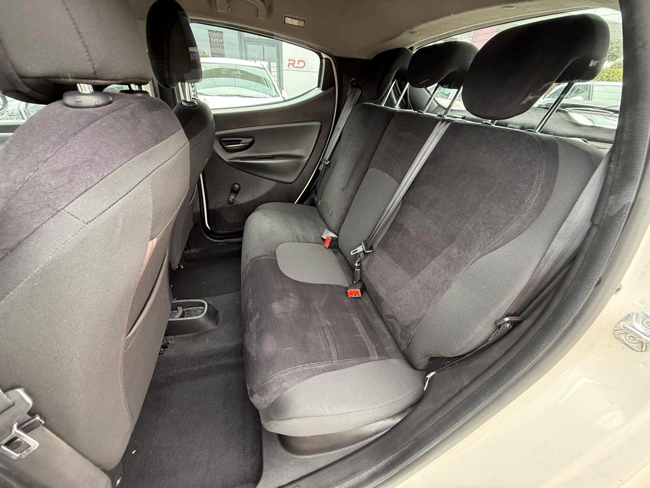 Lancia Ypsilon 1.2 69 CV 5 porte Gold