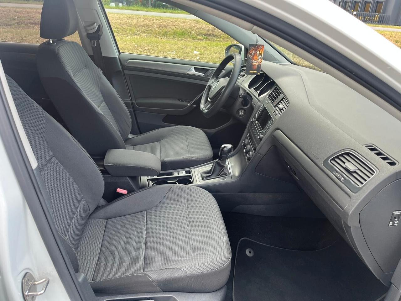 Volkswagen Golf 1.6 TDI DSG 5p.