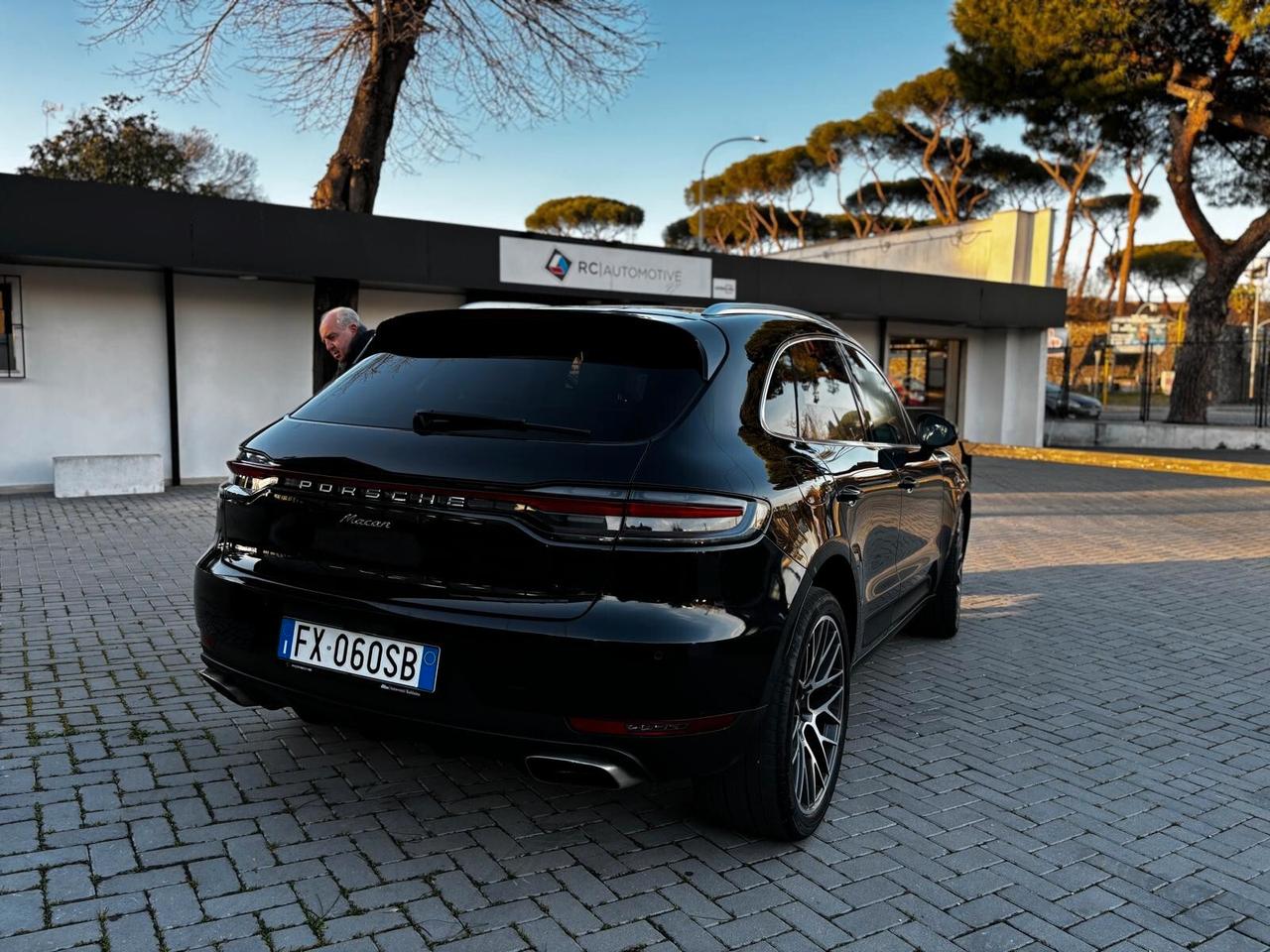 Porsche Macan 2.0 TURBO