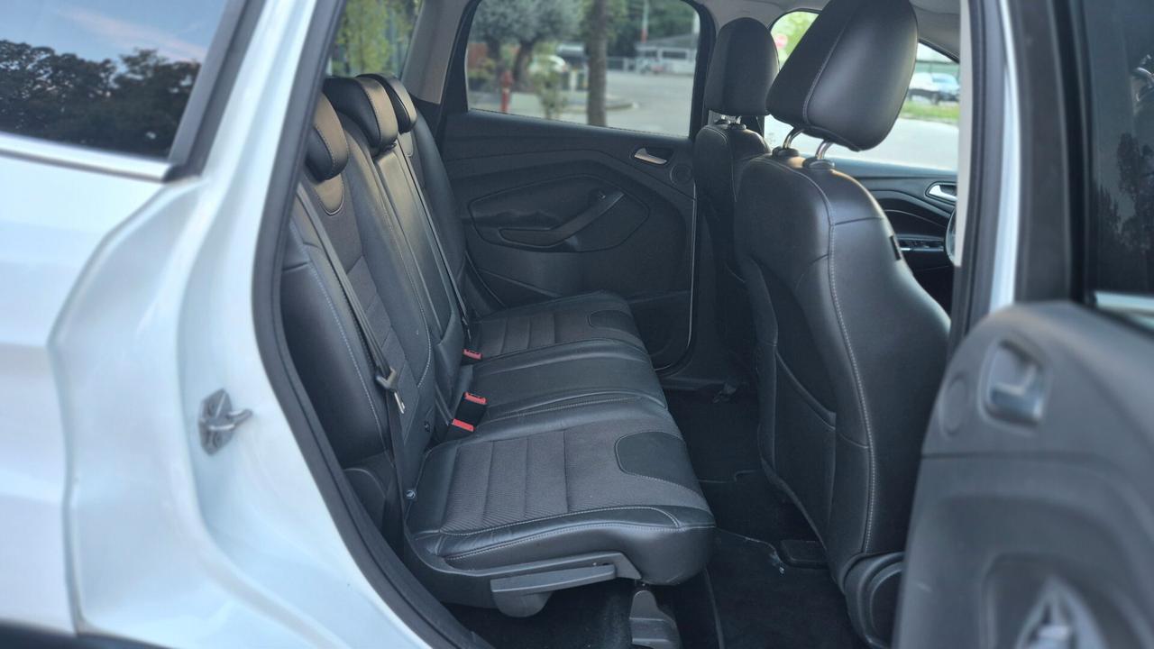 Ford Kuga 2.0 TDCI 150 CV S&S 4WD Powershift Titanium Business
