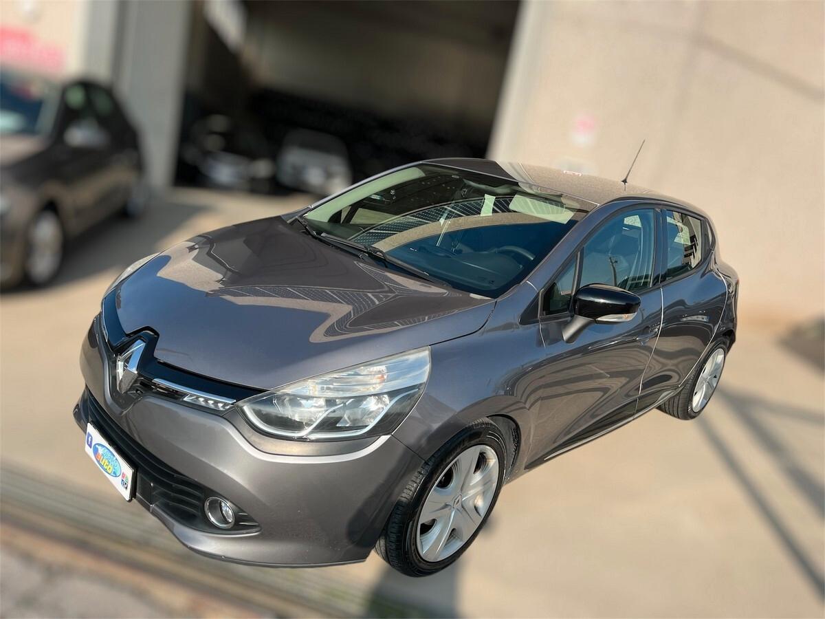 Renault Clio 1.2 75CV 5 porte Live X NEOPATENTATI