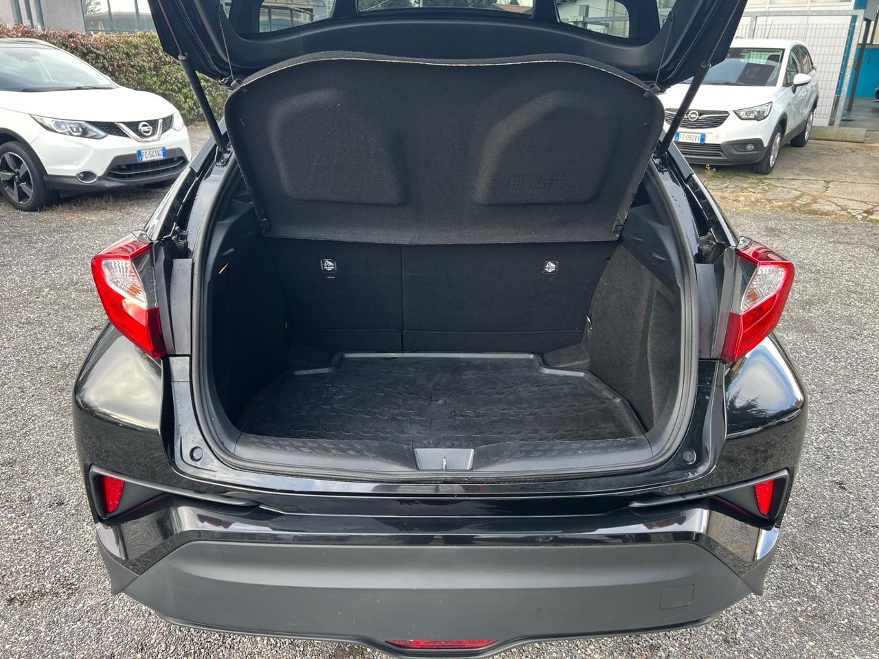 Toyota C-HR 1.8 Hybrid E-CVT Style+*TOYOTA APPROVED GARANZIA