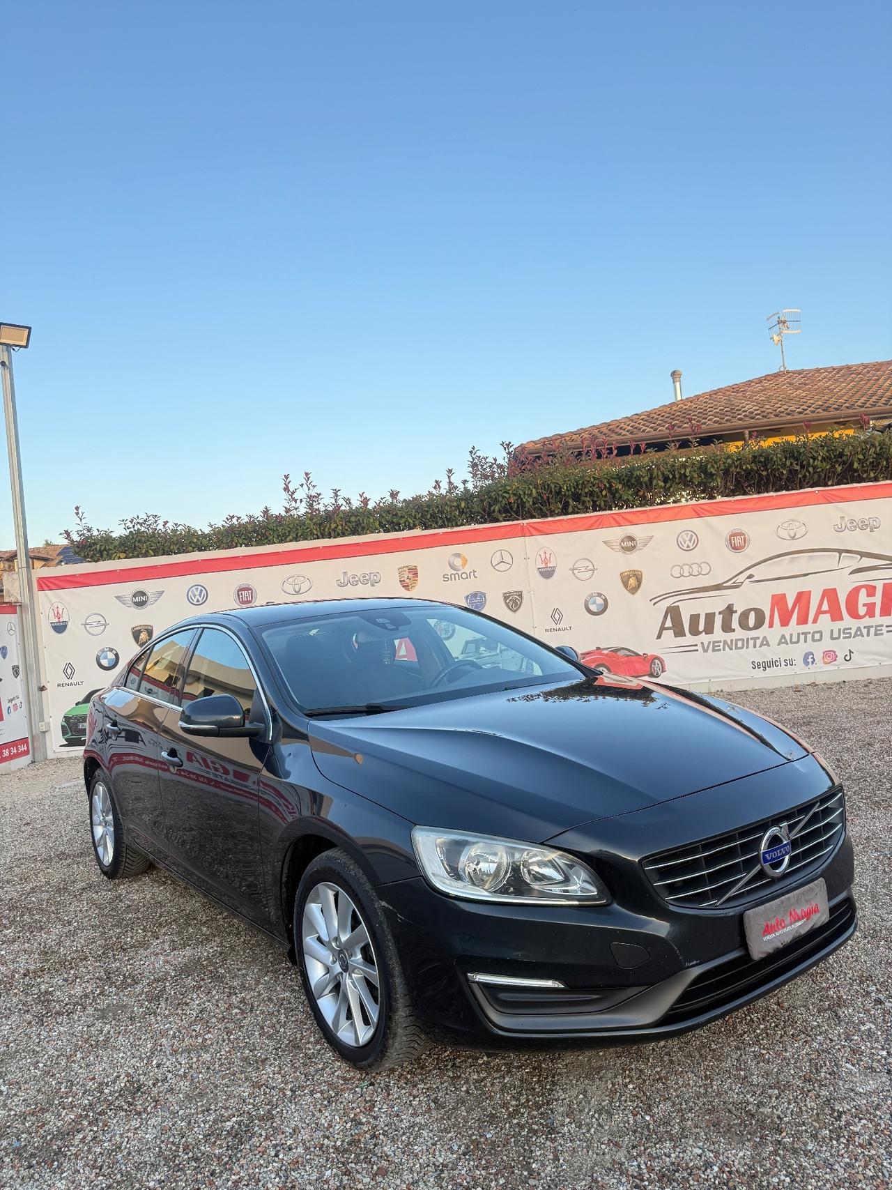Volvo S60 D5 AWD Geartronic Momentum