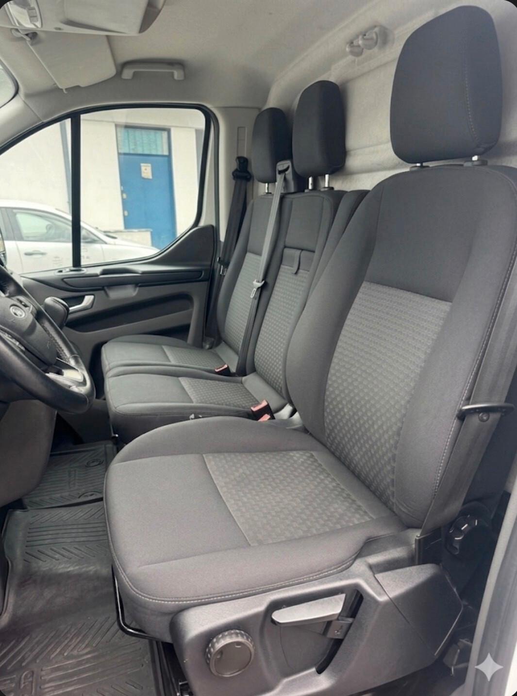 Ford Transit Custom 280 2.0 EcoBlue Hybrid 130 PC Furg. Titanium